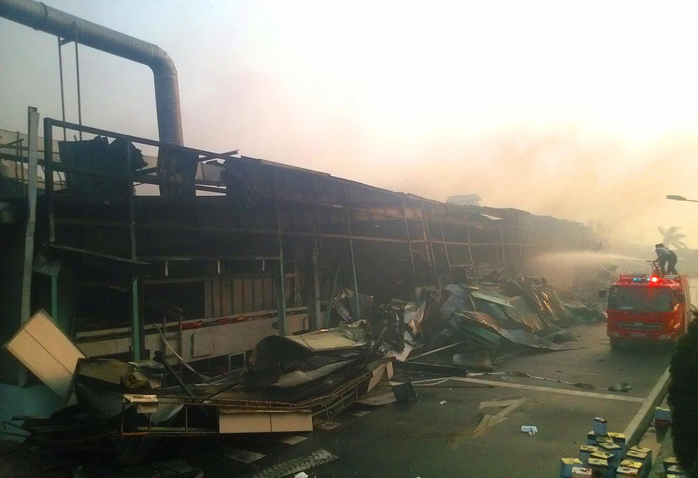 Tan hoang sau đám cháy KCN Yên Phong ảnh 4